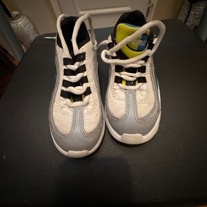 Nike YS size 8C sneakers
